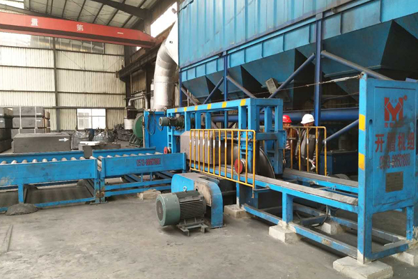 陽極炭塊開槽機(jī)的優(yōu)勢性能及使用注意事項(xiàng)